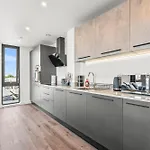 Penthouse With Hot Tub & View Of Minister York