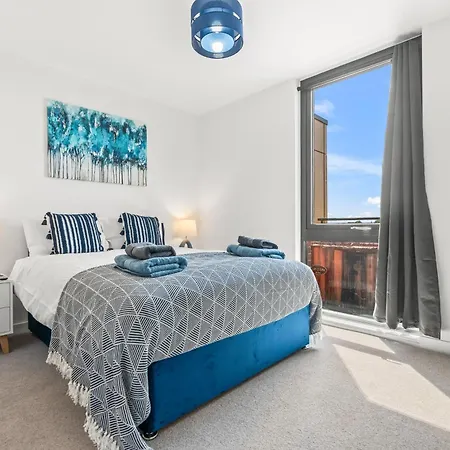 Penthouse With Hot Tub & View Of Minister *