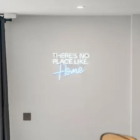 Penthouse With Hot Tub & View Of Minister Apartmán *