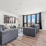 Penthouse With Hot Tub & View Of Minister Апартаменты *