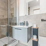 Penthouse With Hot Tub & View Of Minister York