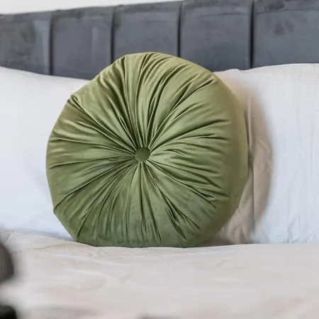 Penthouse With Hot Tub & View Of Minister *