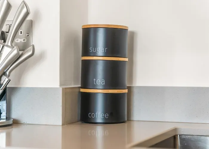 Penthouse With Hot Tub & View Of Minister