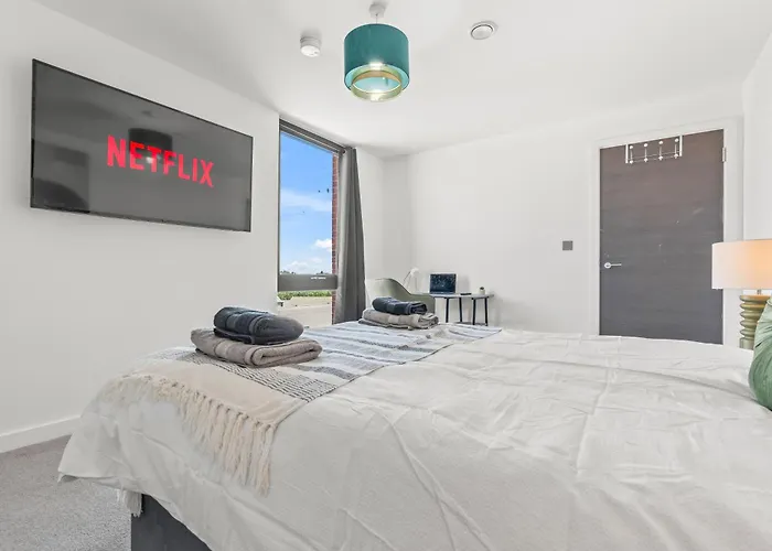 Penthouse With Hot Tub & View Of Minister Apartament York