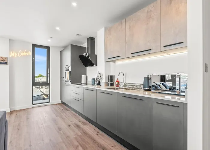 Penthouse With Hot Tub & View Of Minister York