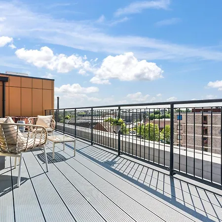 Penthouse With Hot Tub & View Of Minister Appartement York