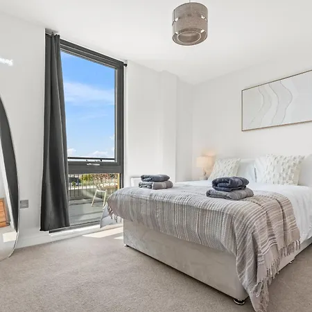 Penthouse With Hot Tub & View Of Minister * York