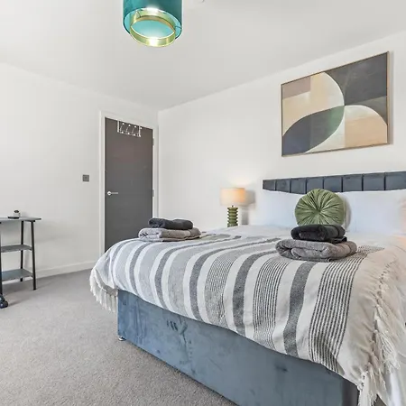 Penthouse With Hot Tub & View Of Minister * York