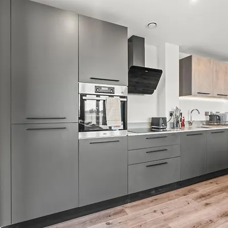 Penthouse With Hot Tub & View Of Minister Appartement York