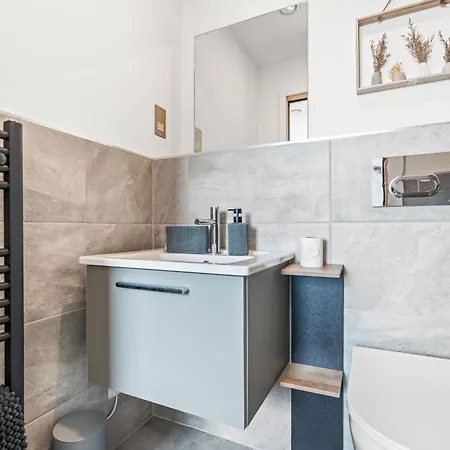 Penthouse With Hot Tub & View Of Minister * York