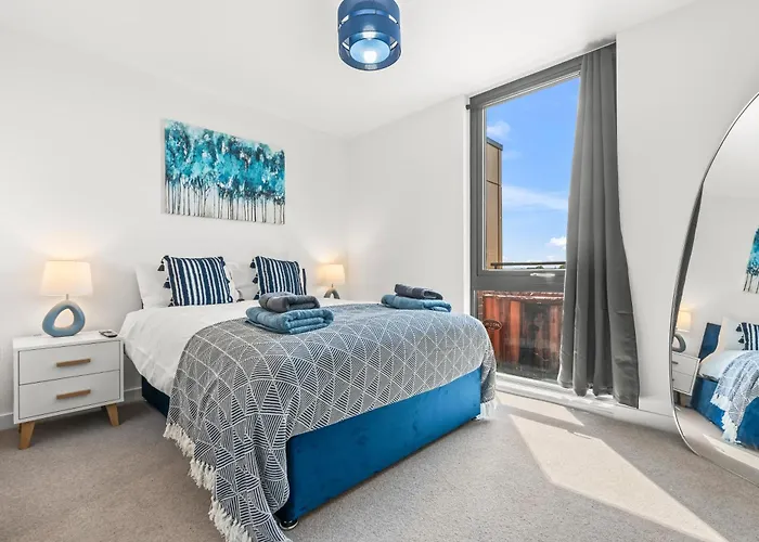 Penthouse With Hot Tub & View Of Minister *