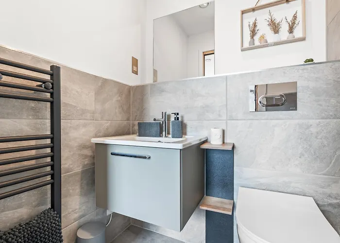 Penthouse With Hot Tub & View Of Minister * York