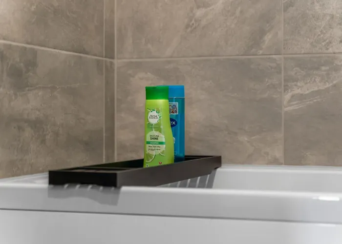 Penthouse With Hot Tub & View Of Minister